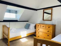Amazing Sea Views Set in 7 Acres of Fields Dog Friendly on the Welsh Coast Path. - Wifi