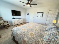 Oceanfront Condo!  Seawalk Retreat - Oceanfront views and immediate beach access - Balkoner