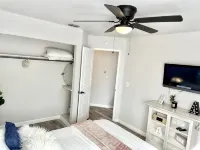 Spacious 4 Br Home, with Fireplace, Wet Bar, Pool, & Indoor Jacuzzi Tub.