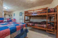 Tiny House close to Buffalo Point - 2-Star