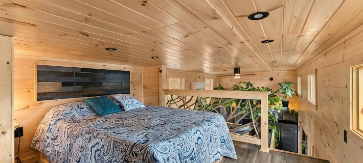 Lake James Cozy Cabin.  Waterfront! Hotels in Берк