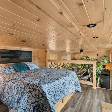 Lake James Cozy Cabin.  Waterfront!