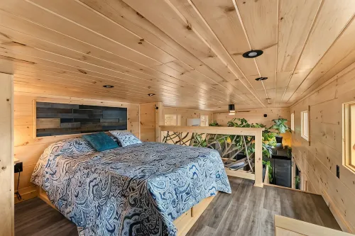 Lake James Cozy Cabin.  Waterfront! - Alphydda