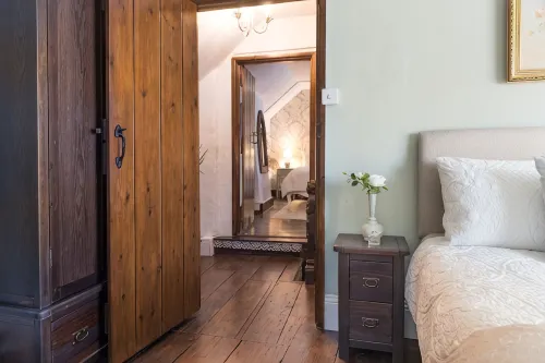 Charming 2 Bedroom Character Cottage - 3-Star