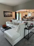 Stellar 4 bedroom home, newly renovated in Ankeny - Bungalows