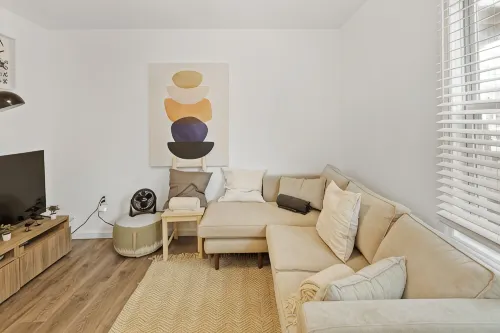 3 Bedroom Retreat Steps from the AC Boardwalk! Unbeatable Location!! - Kitchen