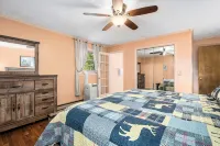 Top of the Lake. Unbelievable View of Lake and Surrounding Mountains. Private. - 4 stjerner
