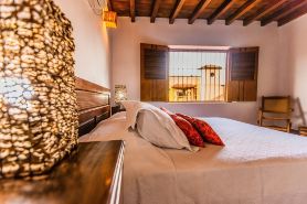 La Casa Amarilla