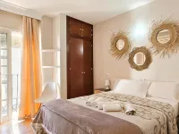 Hostal Cuevas โรงแรมใกล้หาดฟูเอนกิโรลา