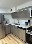 Cozy 1-Bedroom House in Charming Chicago Free Easy Parking , AC, Washer & Dryer