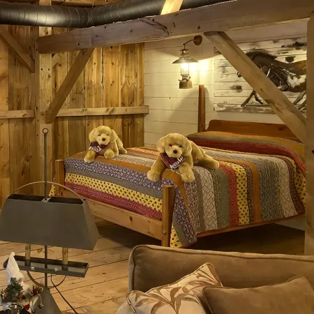 Annabel Lee Barn ~ A Getaway of Warmth & Charm!