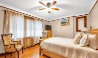 Spacious 5 BR house in the Historic Virginia Park District of Midtown Detroit. - Jacuzzi