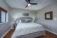 Walk to Downtown Gatlinburg - 4 minute walk - No Parking Hassles - Stunning View - Private Pools