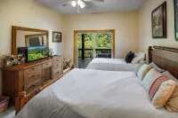 Large & Luxurious Condo in Smoky Mountain Country Club with Washer & Dryer! - Kuntosalit