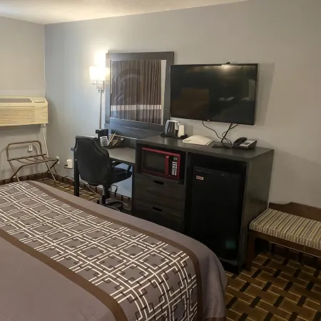 Faribault Hometown Inn & Suites
