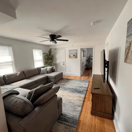 <br>Danvers spacious apt near Salem historic witch town Mall / Hospital