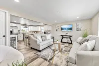 Remodeled  and Furnished Home/Near Stores/6 guests - Wifi