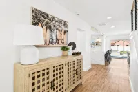 Designer Home - 9 Beds - New Pool - by Beach - 4-Sterne