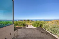 3bd2.5ba Ocean/Mountain View Single Level Spacious House sleeps 8 - Wifi