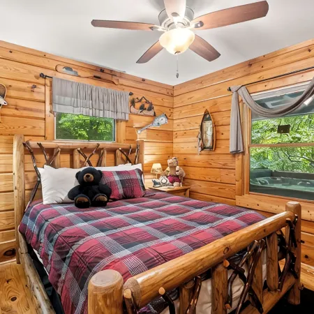 Creekfront Cabin w/ Hot Tub! Motorcycle Friendly!