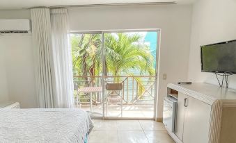 Hotel Cocoplum Beach