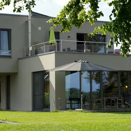 House on the Havelbogen directly on the water with canoe and jetty, garden apartment