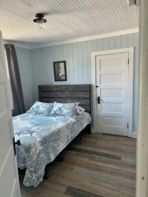 Pet Friendly Getaway 3 Blocks to Old City-Unit B - Bungalows