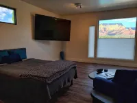 Sedona Vista Hideaway - New, Modern, Gorgeous Views, 100% 10-Star Reviews! - Condos
