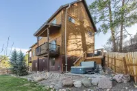 "Pagosa's - Hill Top House" Hot Tub/Pool Table/Decks/Fire Pit/ Pet Friendly - 4 estrellas