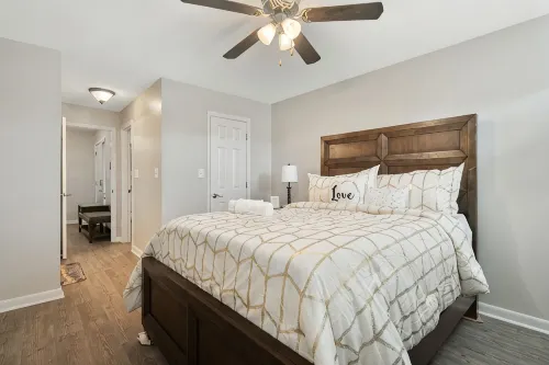 The Gray Retreat - Luxury Condo - balcony