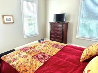 Near Biloxi Beach & One Block to Casinos with a Balcony! Biloxi Romance -1Br/1BA - 4星級