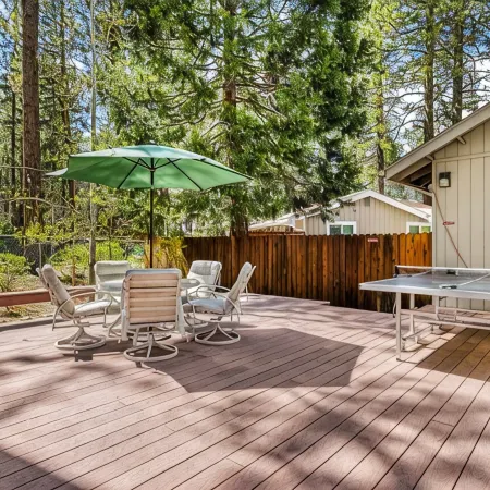 Fun Family Cabin in the Heart of the Lost Sierra w/ BBQ, Games and Tons of Space