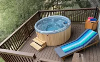 WOW! 4BR Cabin w/ EPIC Lake Views, Hot Tub, Lake Access. Arcade Games. Pets OK - 3-Star