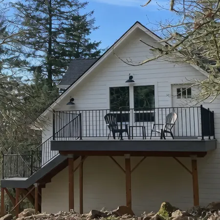 The Rock Tree House - A place to unwind and renew.