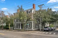 1803 Historic Apartment in Heart of Salem•Steps to Haunted Happenings! - Condos