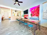 The California Dreamhouse, by Desert Vibes. Saltwater Pool + Hot Tub! - 2つ星