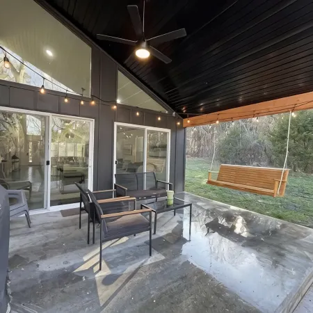 The Point a modern Retreat at Table Rock Lake - two blocks from water