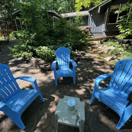 River Soundscapes Retreat! Pet Friendly. Aska Adventure Area! 10 minutes to town