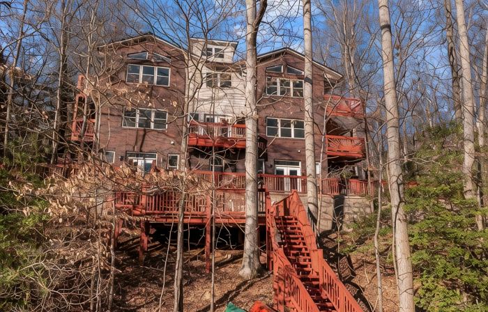 Sleeps 20. Inside Lake Norman State Park; Kayaks, Canoes, Theater, Pool Table