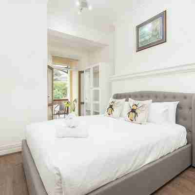 Stunning Sydney Home 4 Rooms