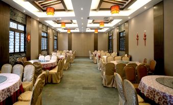 Mount Forest Hotel