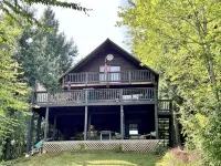 Lakefront Log Home in White Mountains! Dog-Friendly! - Chalets