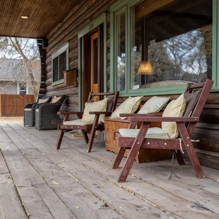 Scout's Rest in Cody - Beautiful Cozy Log Cabin that sleeps 8!