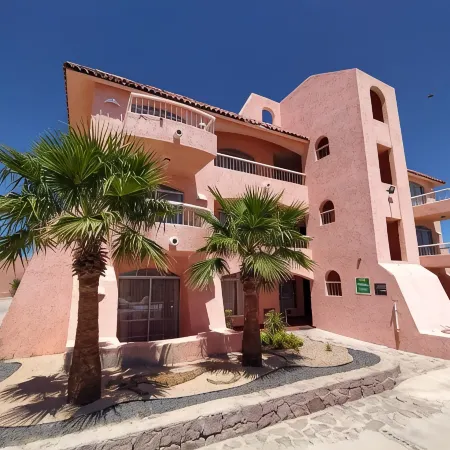 Club Cantamar Beach Hotel & Marina
