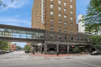 Cozy 1-bedroom condo in the heart of Des Moines - 4-Star