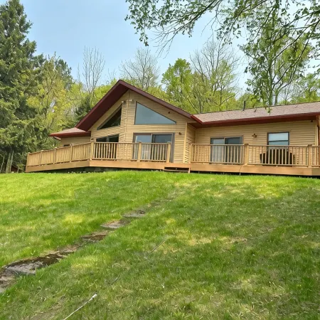 Lake home with UTV/Snow trails located at mailbox.