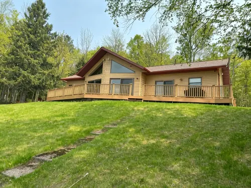 Lake home with UTV/Snow trails located at mailbox. - Chalets