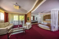 Erdőspuszta Club Hotel - parcheggio