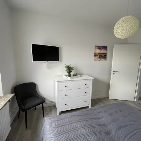 Mila vacation apartment with direct sea view and small sauna Hotels in Laboe