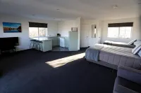 Alexandra Heights Motel - Parkplatz